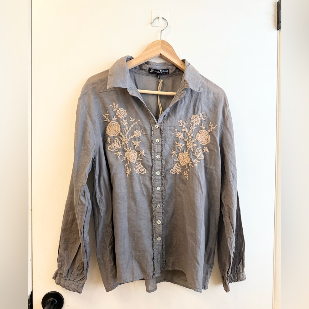 NWT!  Sundance JP and Mattie Gray Floral Embroidered Button-Up Shirt - small